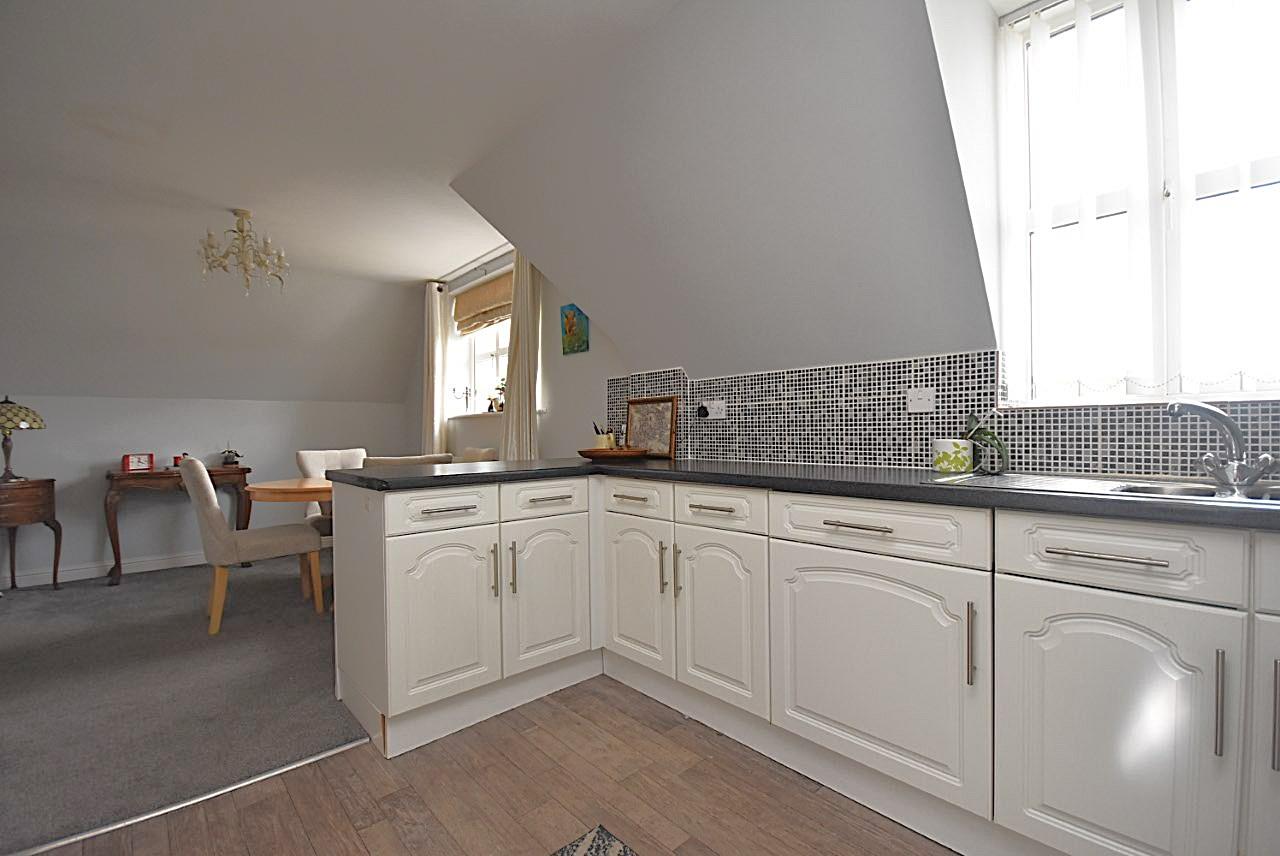10 Cwrt Newydd, Elm Grove Road, Dinas Powys, CF64 4BD